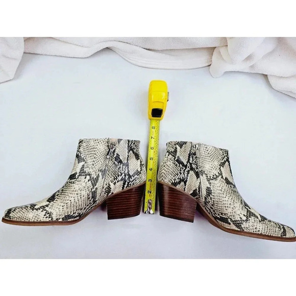 Sam Edelman Size 9.5M Womens Snake Print Leather Side Zip Block Heel Ankle Boots - Picture 3 of 16